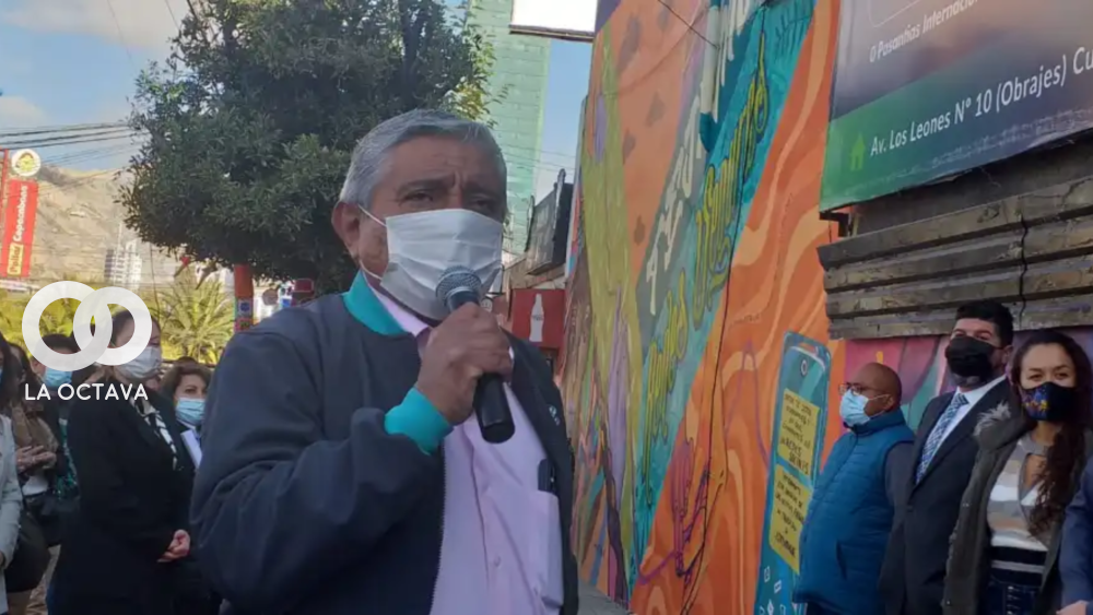 El alcalde Iván Arias habló sobre la reunión que sostuvo con su bancada ayer, después de inaugurar un mural en la zona Sur. Foto: AMUN.