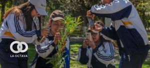 Jóvenes participando del Reto Ciudad Naturaleza