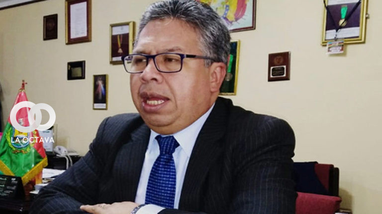 Luis Larrea, Presidente del Colegio Médico de Bolivia