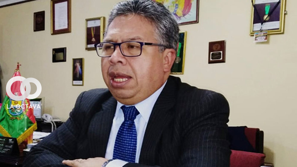 Luis Larrea, Presidente del Colegio Médico de Bolivia