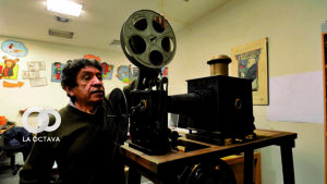 Proyector antiguo, uno de los tesoros de la Cinemateca. Foto: Página Siete