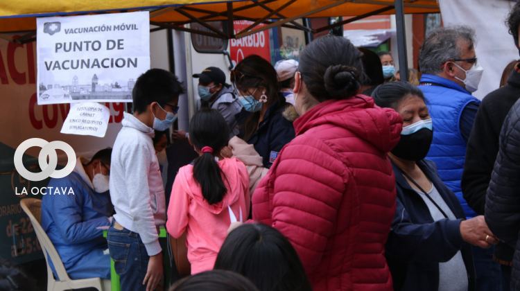 Punto de vacunación en la plaza San Francisco