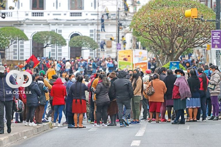 Toma de oficinas municipales protagonizada por los padres de familia en las movilizaciones de ayer