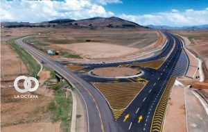 Maqueta de la construcción de la carretera Doble Vía Sucre – Yamparaez