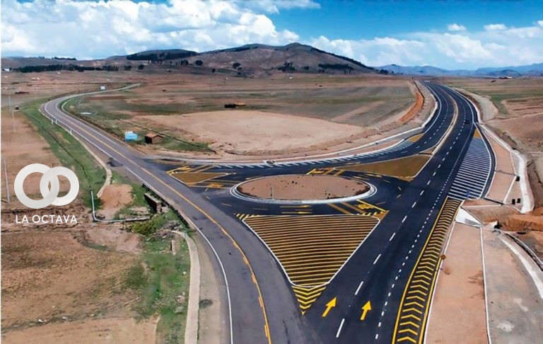 Maqueta de la construcción de la carretera Doble Vía Sucre – Yamparaez