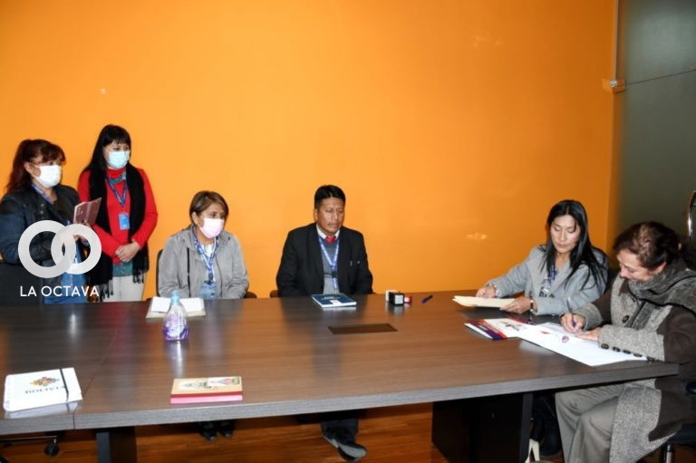 Firma de acuerdos para la formación artística de maestros de Educación Física y Deporte,
