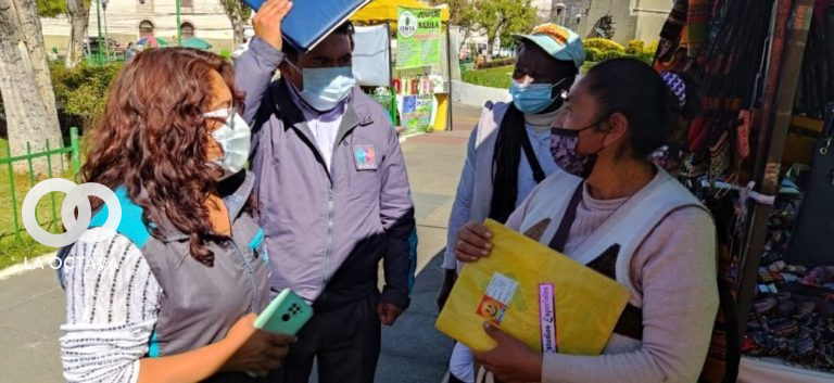 Funcionarios Municipales de la Subalcaldía Cotahuma