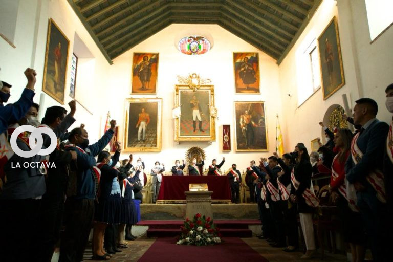 Autoridades presentes el la Sesión en Honor a los 213 años del Primer Grito Libertario de América