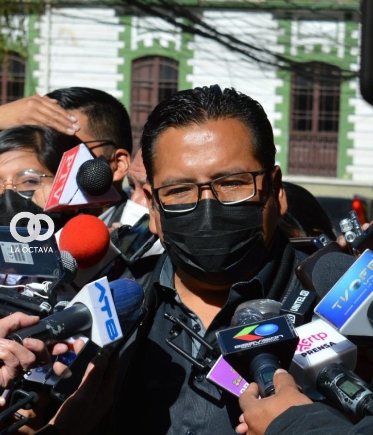 Santos Mamani, presidente de la comisión de Gobierno, Defensa y Fuerzas Armadas