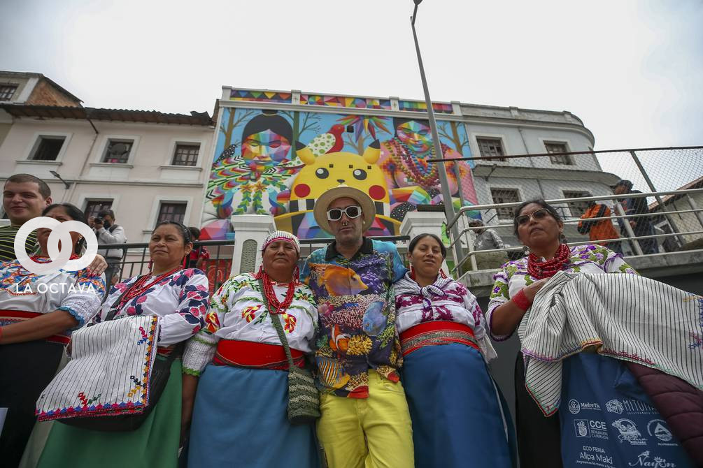 Artista español inspirado en bordadoras ecuatorianas realizo mural "Pikachu"