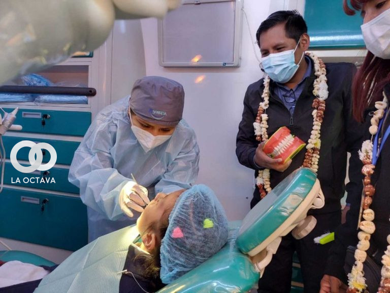 Atención odontológica gratuita a niños de la zona sur de Cochabamba