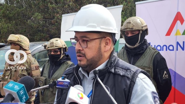 Antonio Martínez Villa, Gerente Regional de la Aduana Nacional