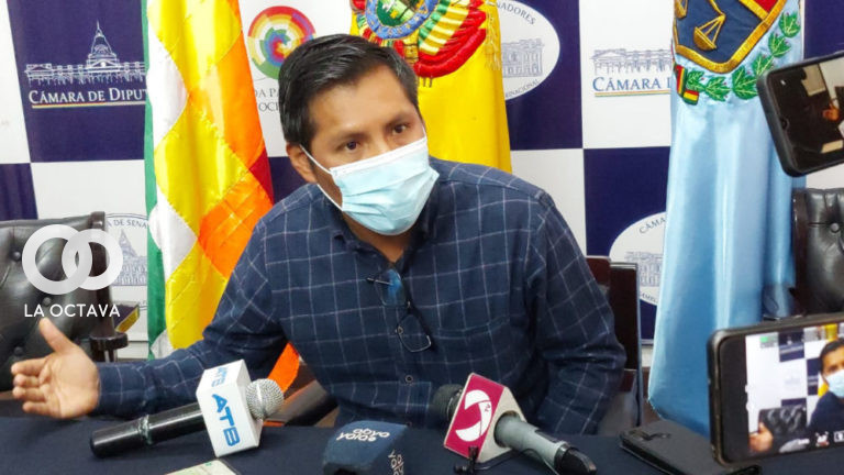 Santos Mamani, Diputado (MAS-IPSP) y Presidente de la Comisión de Gobierno, Defensa y Fuerzas Armadas