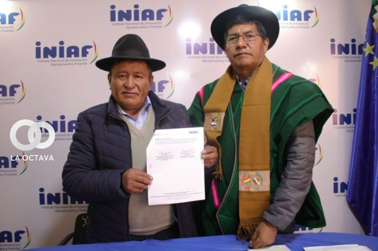 Firma de convenio de cultivos andinos