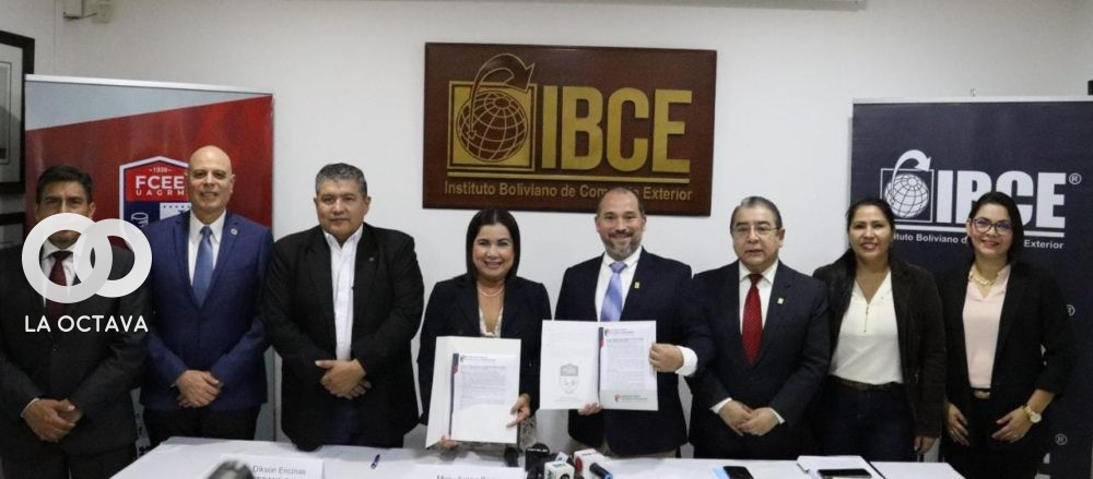 Firma de convenio por la IBCE y UAGRM