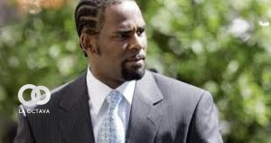 R. Kelly músico sentenciado a 30 años de prisión por abuso sexual