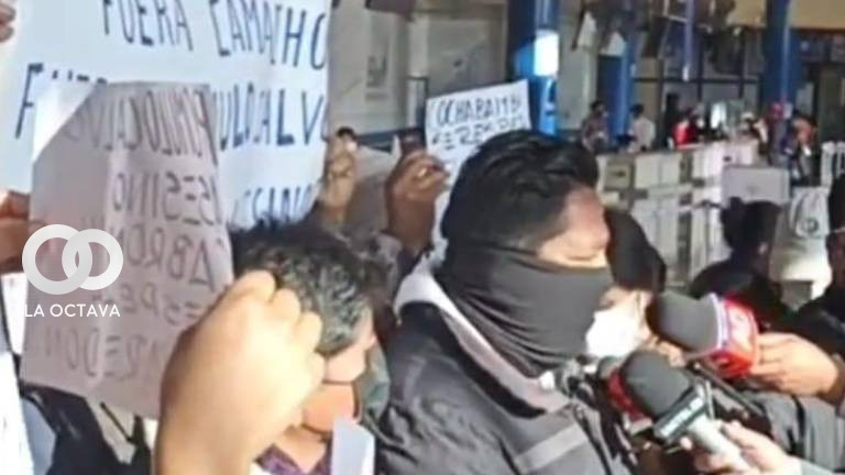 Cívicos son agredidos por grupos afines al MAS. Foto, Captura de Video