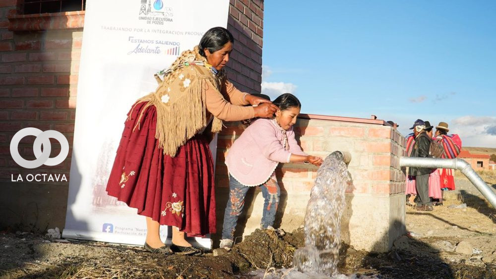 Gobierno apoya suministro de agua para la localidad de Omasuyos