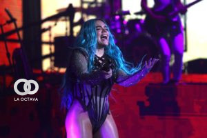 Karol G sorprende con nuevo look