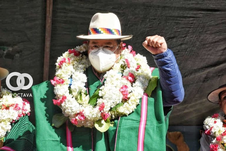 Luis Arce entrega obras en La Paz