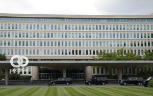 Condenan a exempleado de la CIA por entregar datos a WikiLeaks