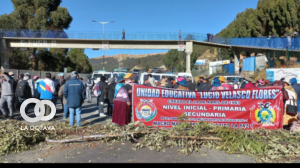 Bloqueo en la autopista La Paz -El Alto. Foto y video