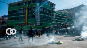 Cocaleros de Adepcoca son gasificados. Foto, Página Siete.