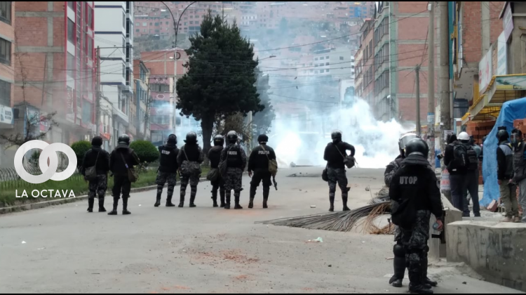 Conflictos entre cocaleros y policías en villa fátima