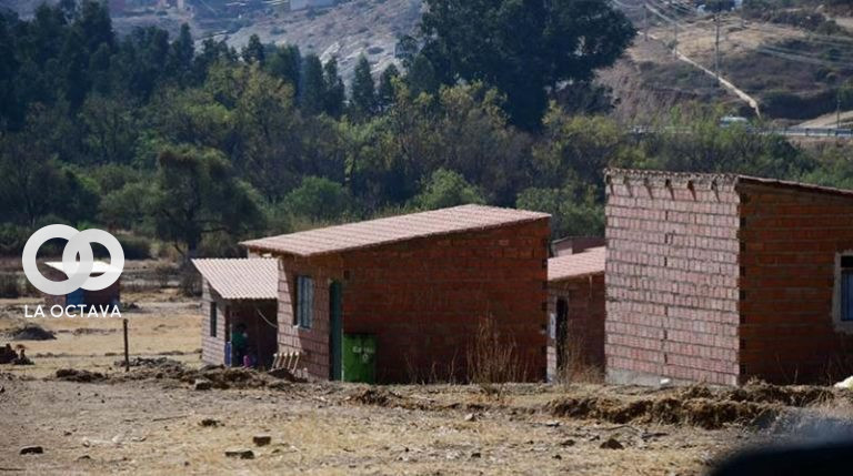 Construcciones en tierras avasalladas.