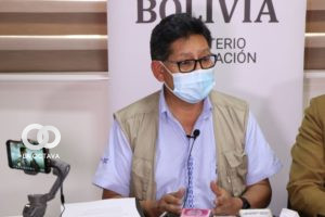 Edgar Pary, Ministro de Educación.