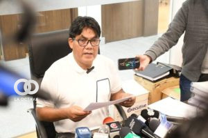 Héctor Arce, Diputado del MAS en conferencia de prensa.