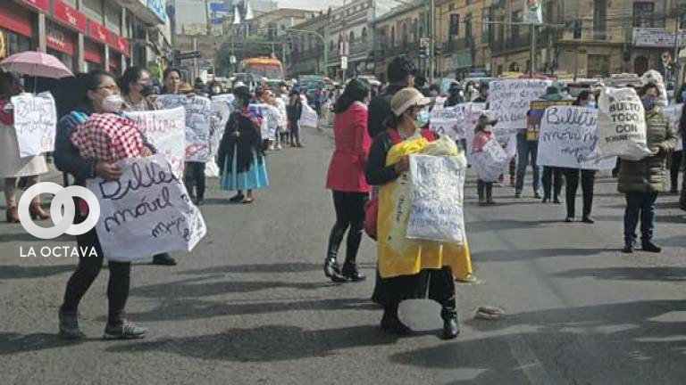 La marcha de las madres de familia. Foto,Mujeres creando.