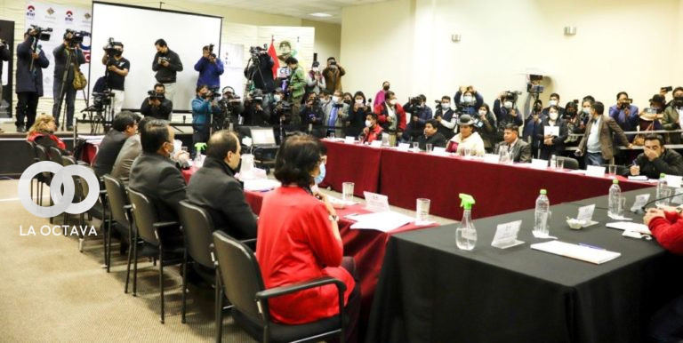La reunión técnica que se llevó a cabo este martes. Foto, INE