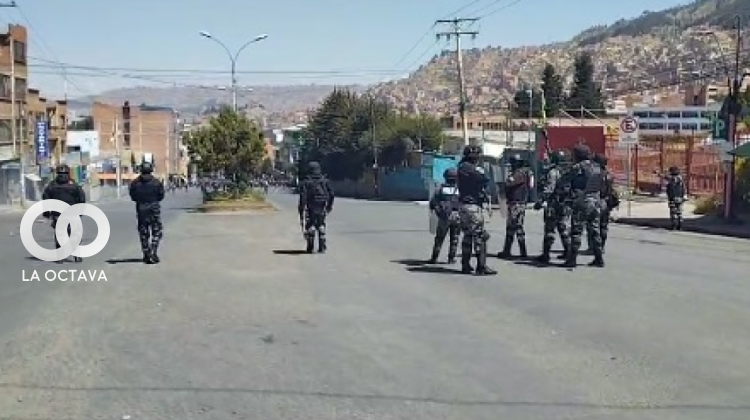 Policías en la zona de Villa El Carmen