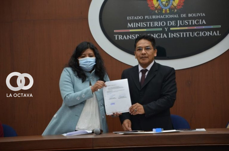 SEDEM y Defensa al Consumidor firman convenios