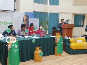 Viceministerio de Defensa al Consumidor y ANH realizan un programa.