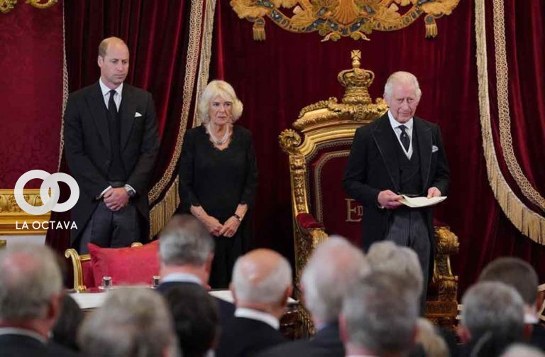 Carlos III es proclamado como nuevo monarca de Inglaterra
