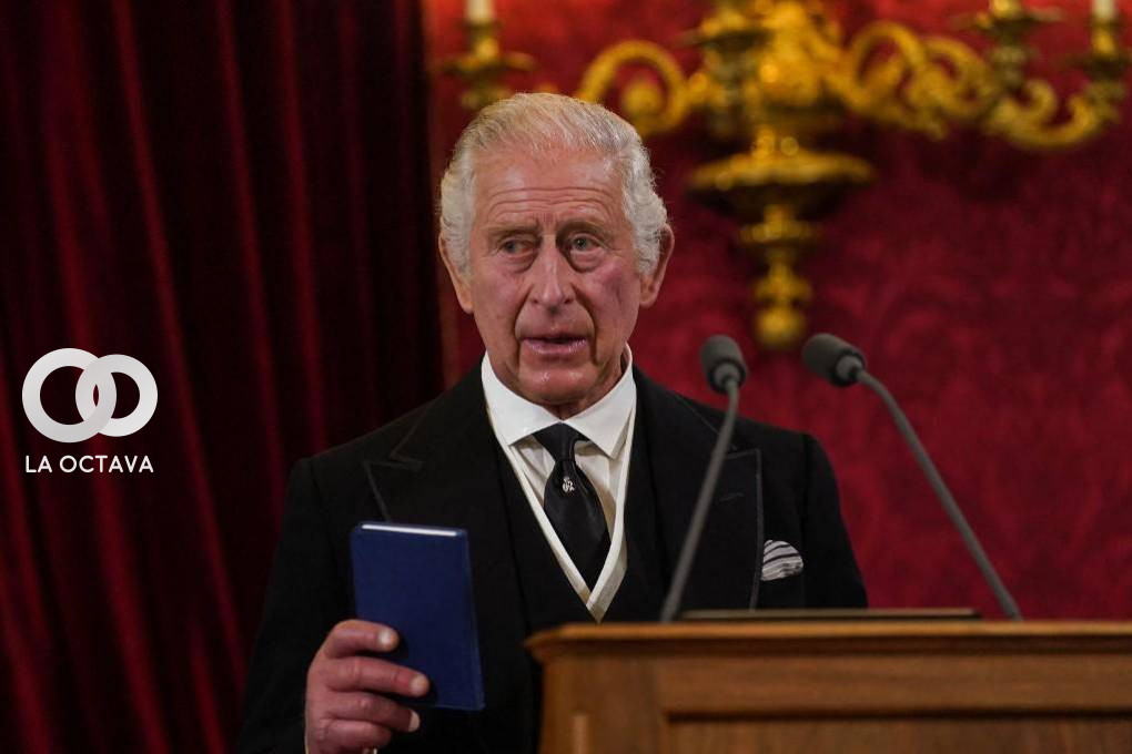 Carlos tercer es de manera oficial monarca de Reino Unido