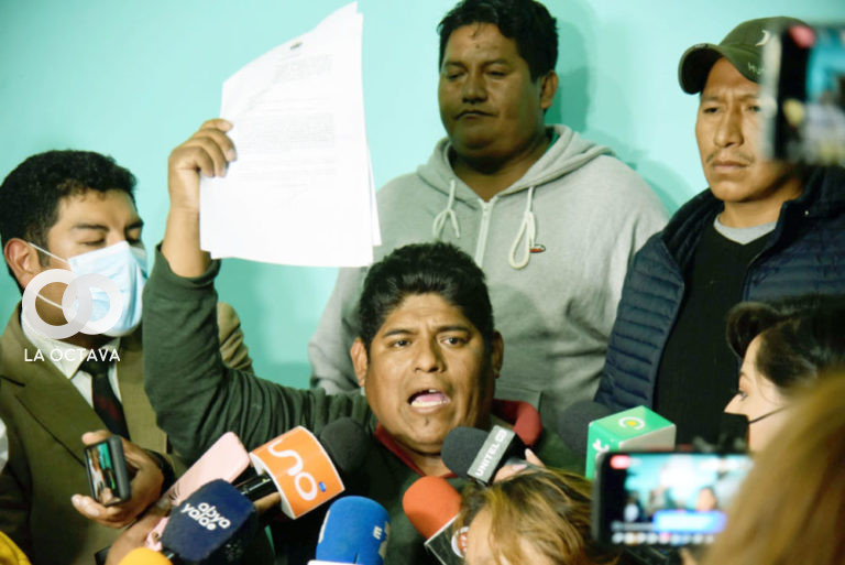 Dirigente cocalero denuncia maltrato por parte de la policía.