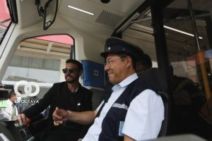 El presidente Luis Arce, maquinista del Tren Metropolitano.