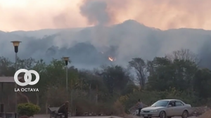 Humareda del incendio en la serranía.