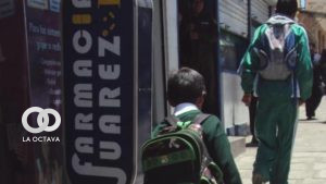 Imagen referencial de dos menores con mochilas. Foto. Mariana Pérez