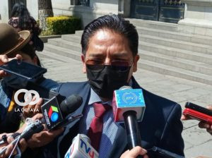 Jorge Silva, Viceministro de Defensa al Consumidor señala que la venta de coca en Villa el Carmen es ilegal.