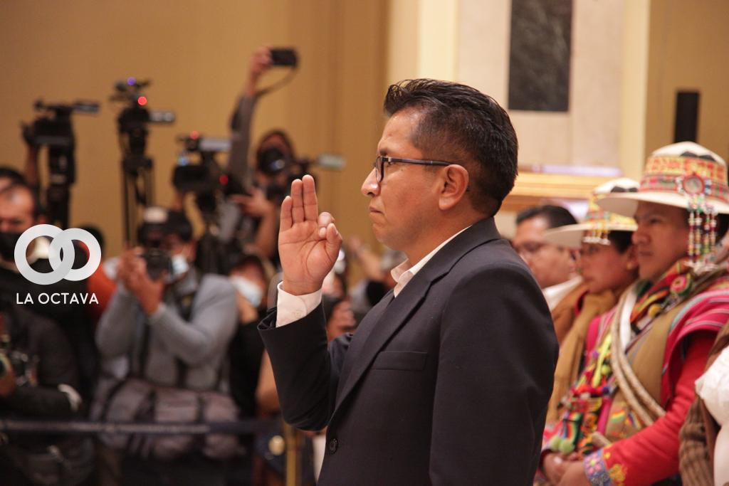 Pedro Francisco Callisaya, jura como nuevo Defensor del Pueblo.