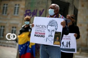 Personas venezolanas en contra del régimen de Maduro.
