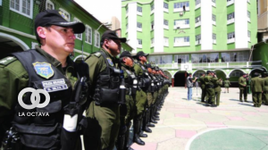 Policías en instalaciones de la Felcv. Foto. Cámara de Senadores.
