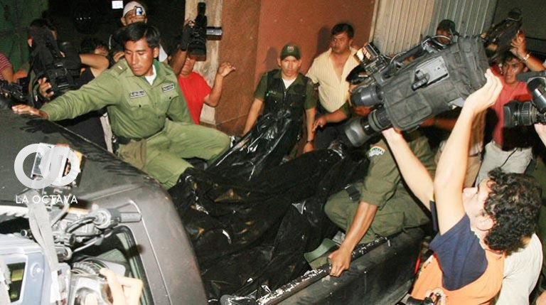 Sacan a las víctimas del caso terrorismo del hotel Las Américas, en abril de 2009. Cortesía.