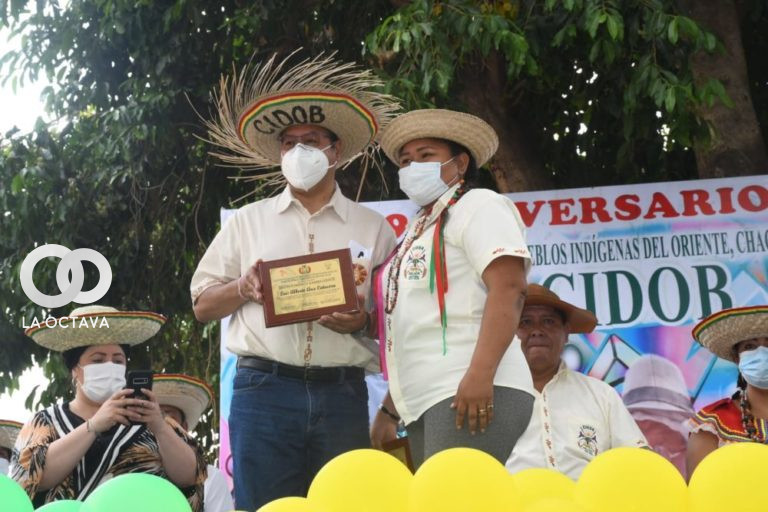 Arce festeja el aniversario de indígenas del oriente.
