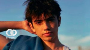 El joven tarijeño en una producción fotográfica, que forma parte de su promoción artística. Foto. Gentileza Gabriel Feldman
