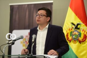 El ministro de Planificación, Sergio Cusicanqui, en una conferencia de prensa este miércoles. Foto. Rodwy Cazón.
